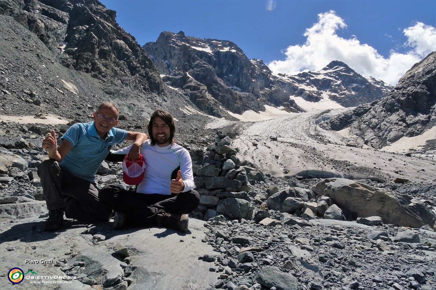 03 Alla base della fronte del ghiacciaio del Ventina (2225 m).JPG